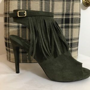 HERSTYLE Fringed Peep toe Pump/Sandal